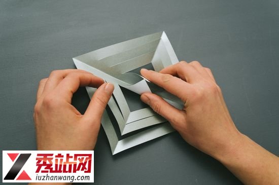 剪纸制作柔美的立体雪花- www.kejidiy.com